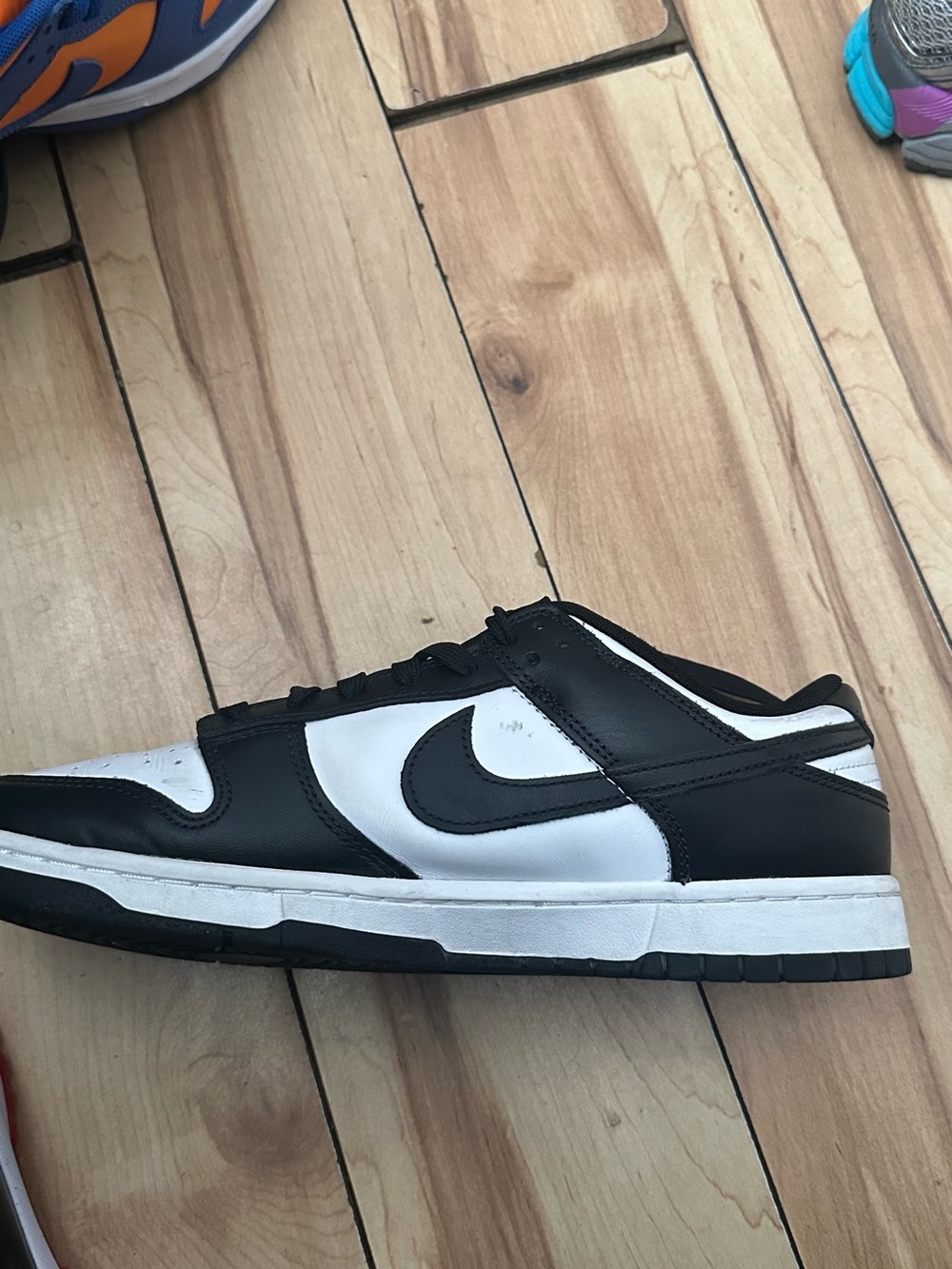 Nike Men’s Black and White Low-Top Sneaker